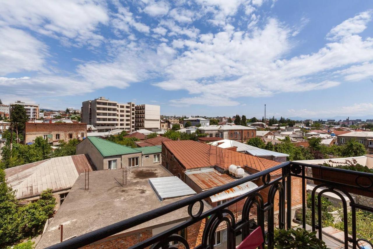 Veli Group Apartment In Old City Kutaiszi Kültér fotó